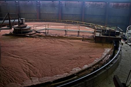 Flotation tanks are used in wastewater treatment plants to allow the capturing of fats.