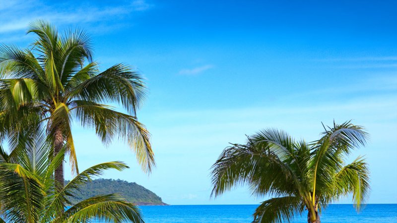 Tropical island regions can offer favourable conditions for the use of ocean thermal energy. (Source: © Maria Skaldina / stock.adobe.com)