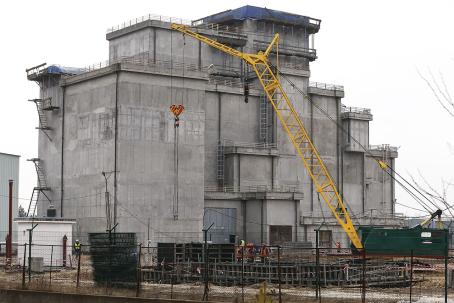 Spent Fuel Processing Facility of the ISF-2 dry storage facility at the Chernobyl Nuclear Power Plant. The facility prepares approximately 21,000 spent RBMK fuel assemblies for dry storage for up to 100 years. (Source: © vlamus / stock.adobe.com)