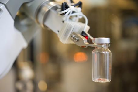 Some short-lived radioisotopes used in medical diagnostics are produced shortly before use in hospital or nuclear medicine facilities. (Source: © Max Tactic / stock.adobe.com)