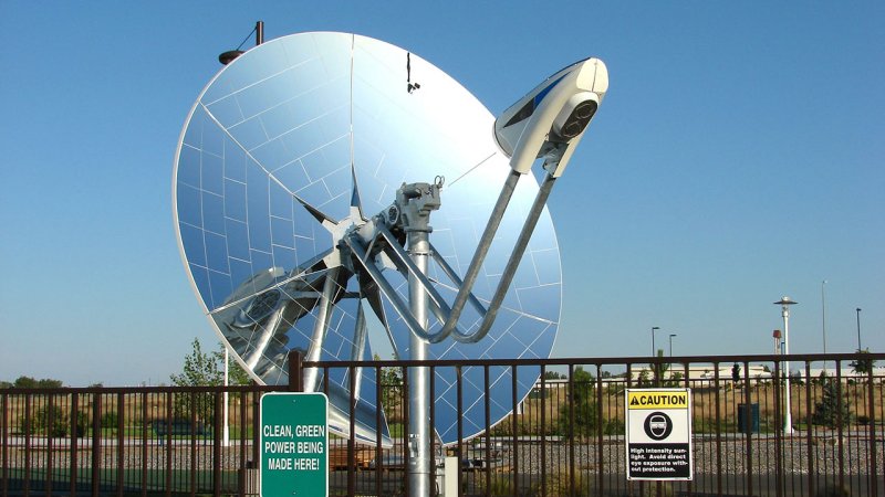 Parabolic dish systems with Stirling engines generally do not require water for cooling. (Source: © jdoms / stock.adobe.com)