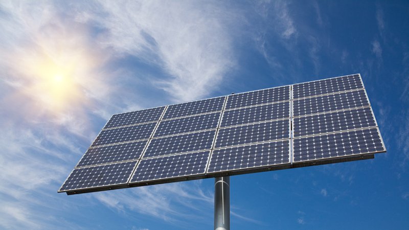 Photovoltaic panels generally require relatively little routine maintenance. (Source: © 孤飞的鹤 / stock.adobe.com)